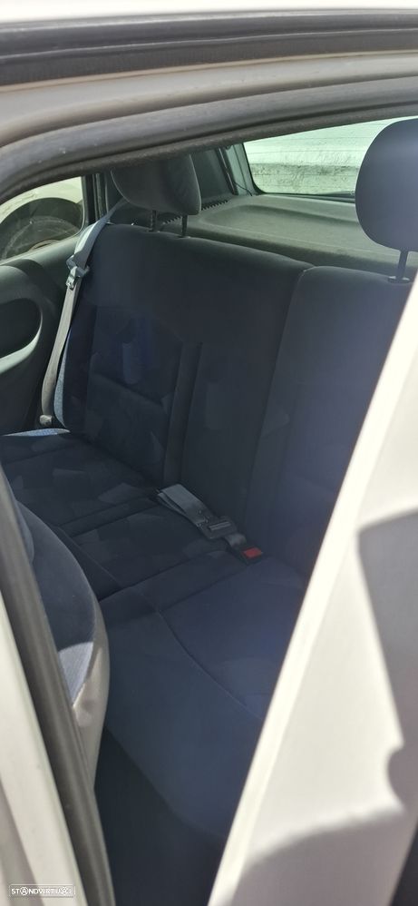 Renault Clio 1.2 RN - 6