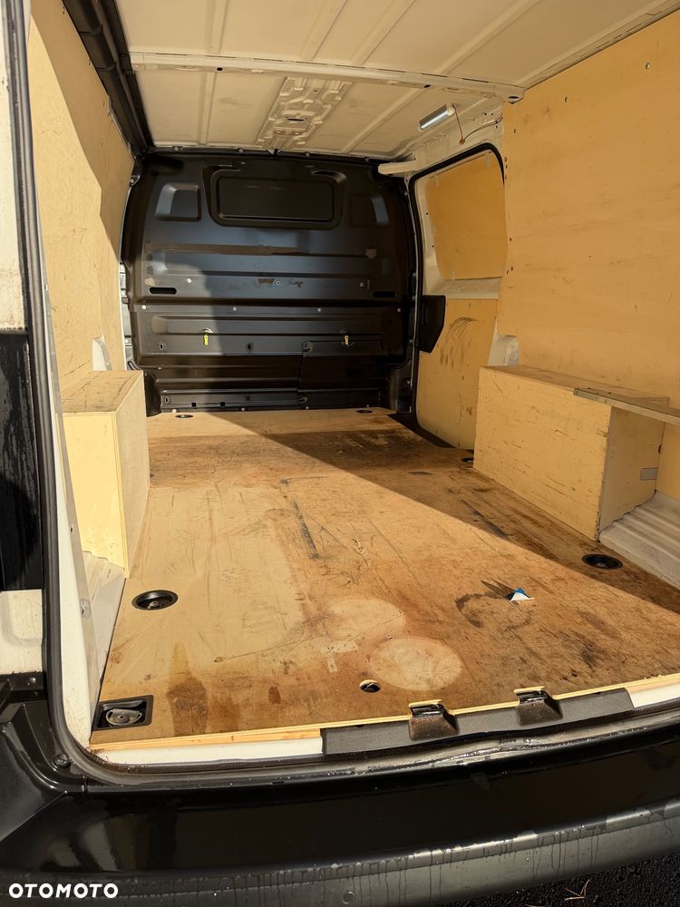 Opel Vivaro - 22