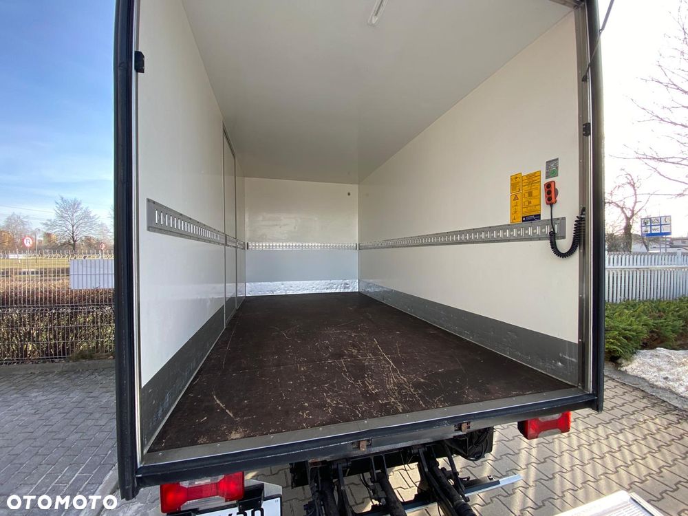 Iveco DAILY 35-160 HI-MATIC KONTENER WINDA 214.000 KM PRZEBIEGU - 35