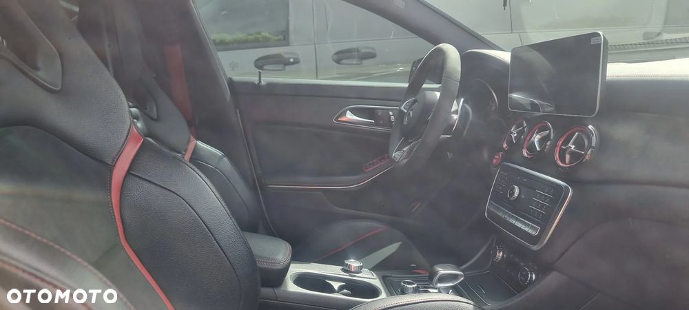 Mercedes-Benz CLA AMG 45 4Matic AMG Speedshift DCT 7G - 16