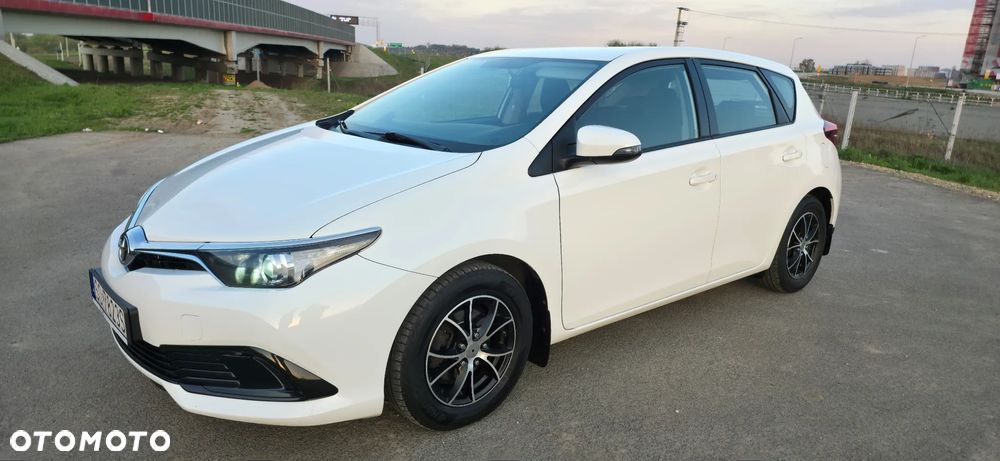 Toyota Auris 1.33 VVT-i Premium Comfort - 2