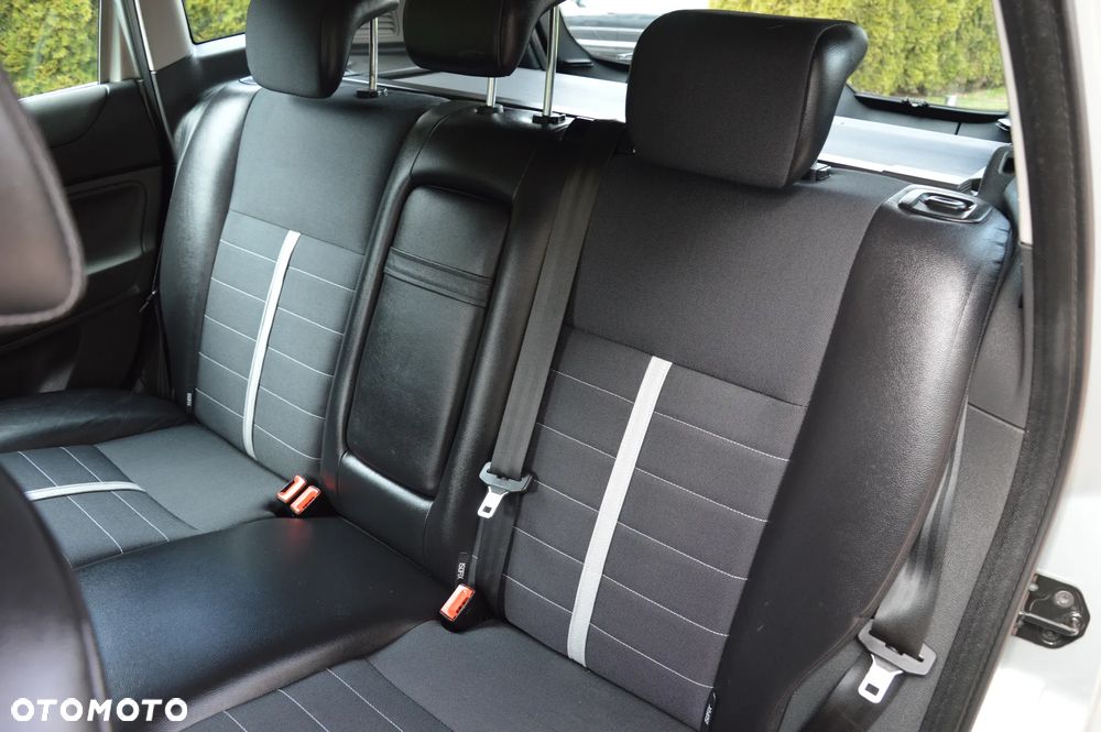 Ford Kuga - 30