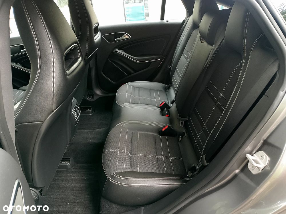 Mercedes-Benz CLA 200 7G-DCT SCORE - 6