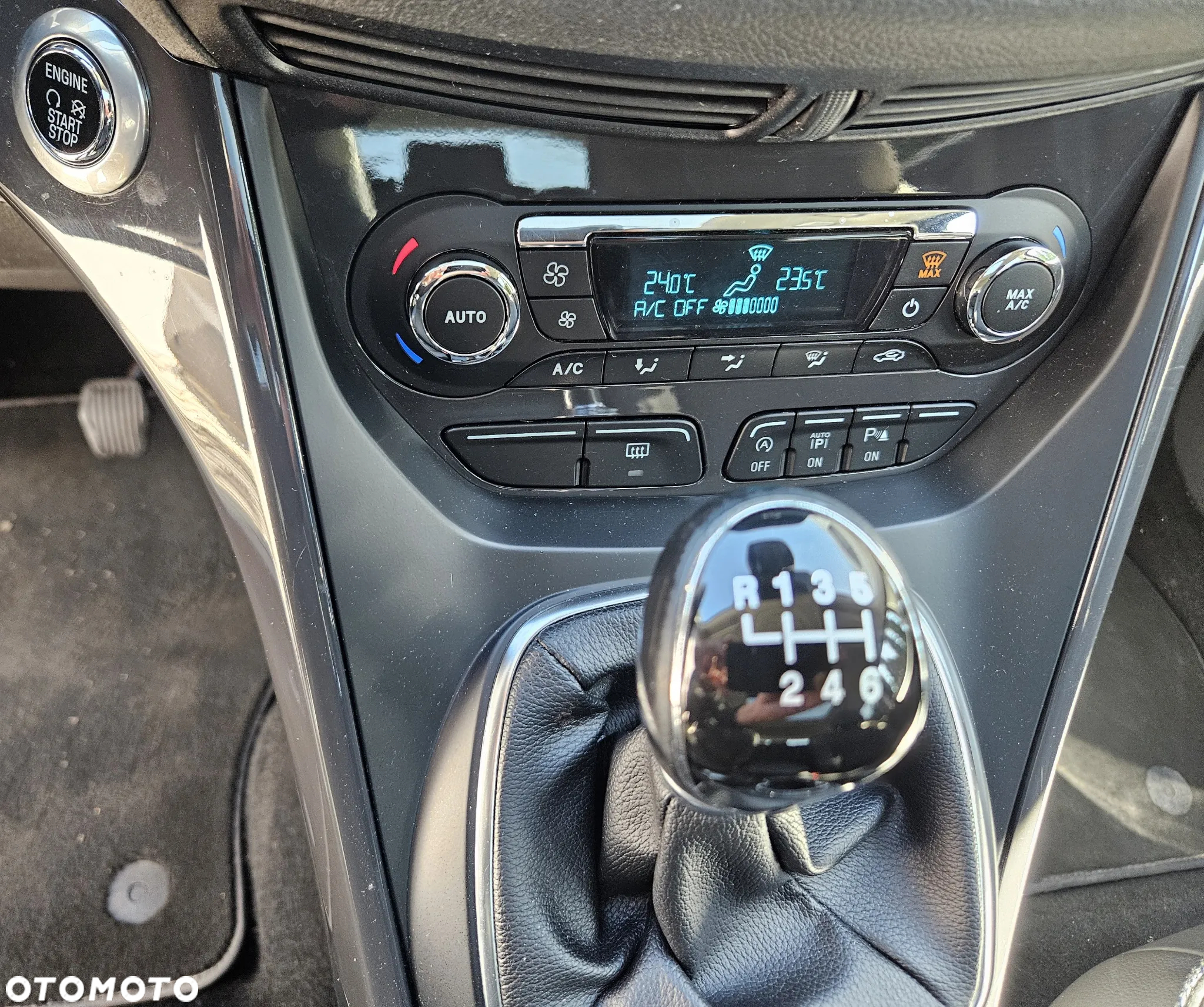 Ford Kuga 2.0 TDCi 2x4 Titanium - 17