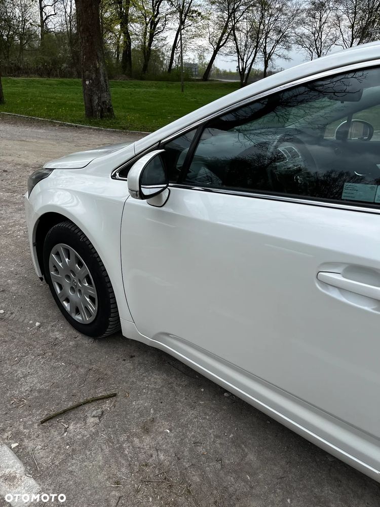 Toyota Avensis 2.0 D-4D Active - 9