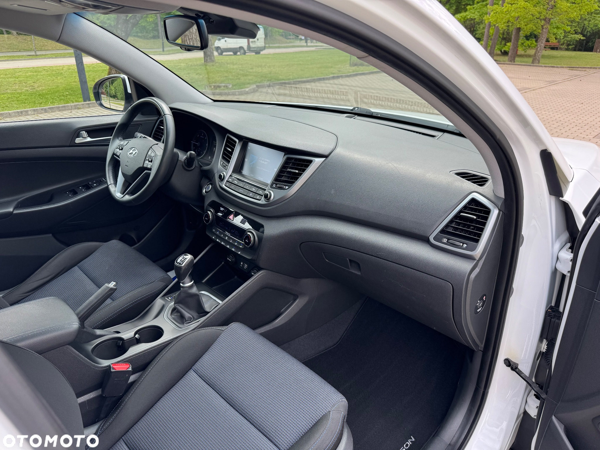 Hyundai Tucson 1.7 CRDI BlueDrive Style 2WD - 23