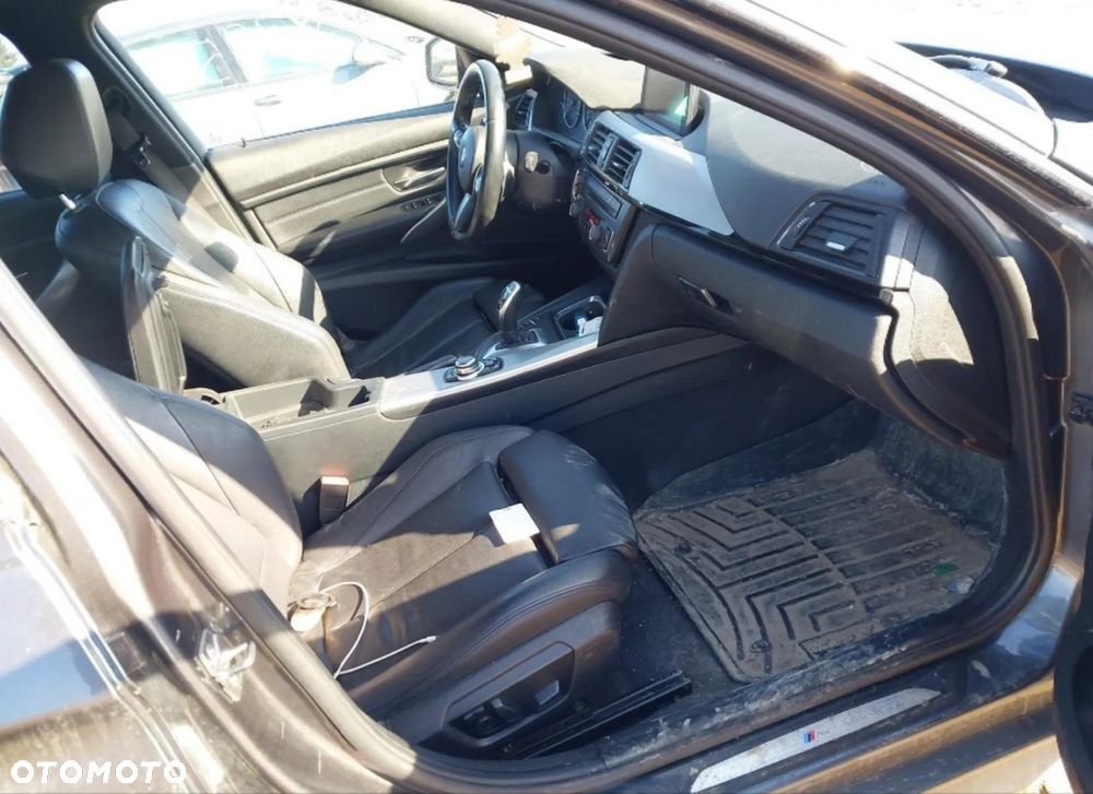 BMW Seria 3 335i xDrive - 6