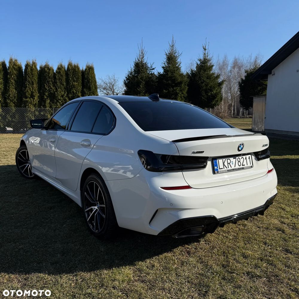 BMW Seria 3 330i xDrive M Sport - 9
