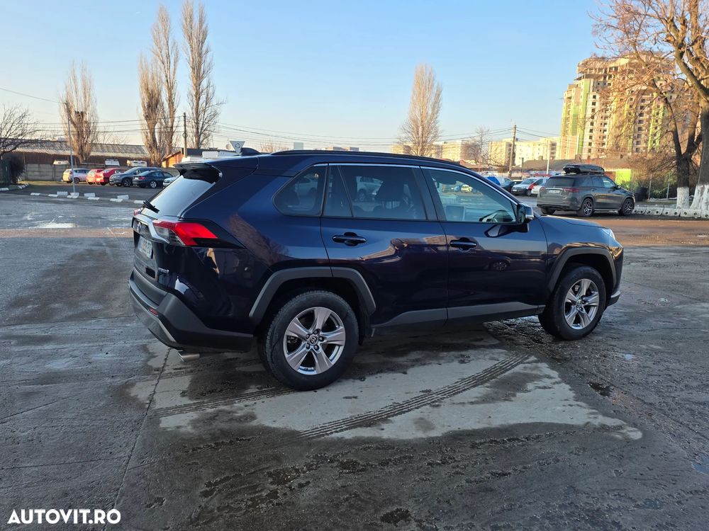 Toyota RAV4 - 8