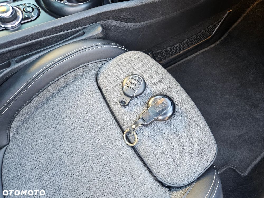 MINI Clubman One Blackyard - 33