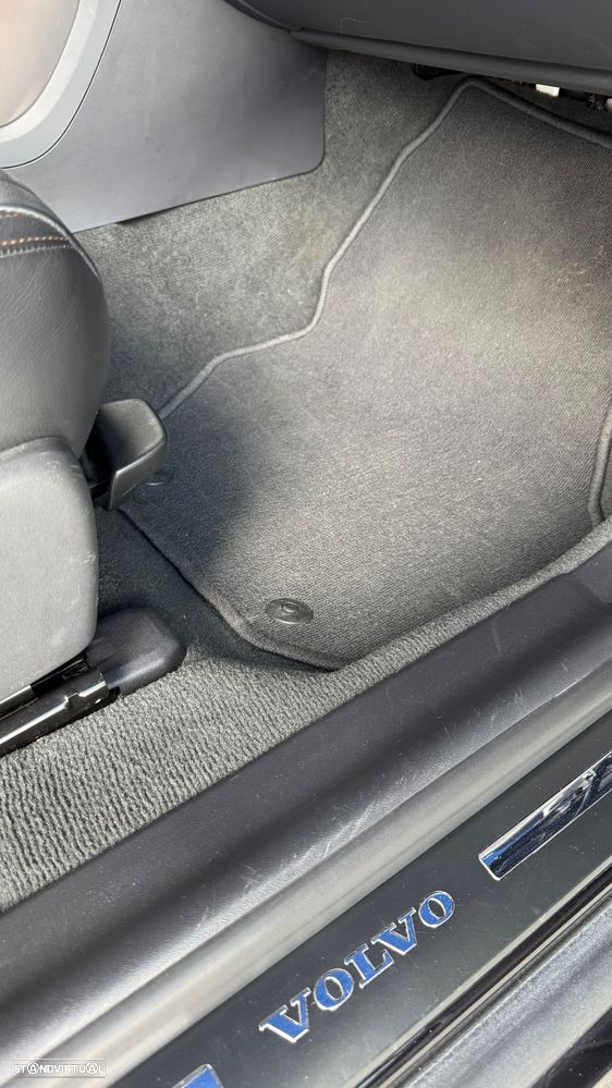 Volvo XC 60 2.0 D4 Dynamic Edition Geartronic - 24