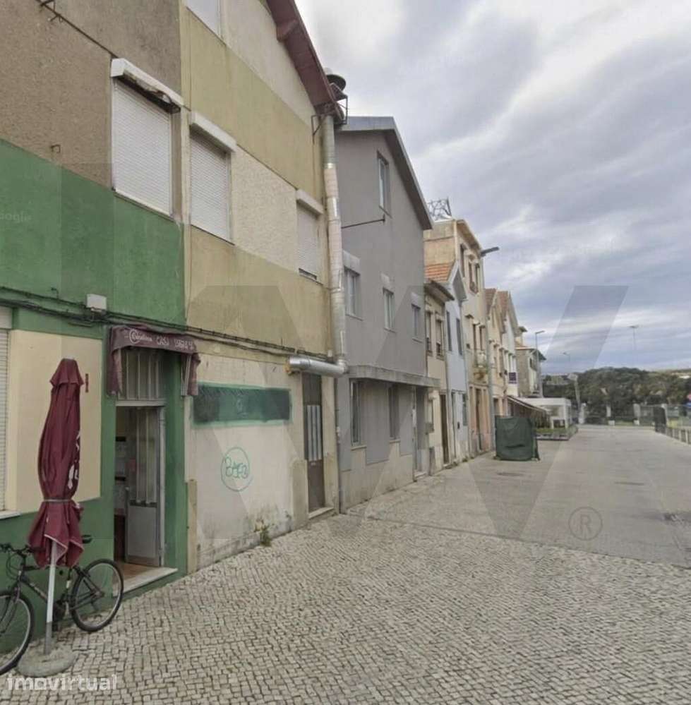 Um prédio. Duas ruas. Várias possibilidades | Matosinhos Centro