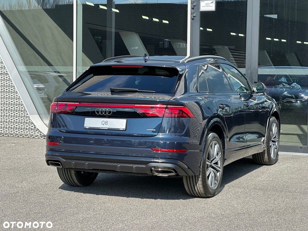 Audi Q8 - 8