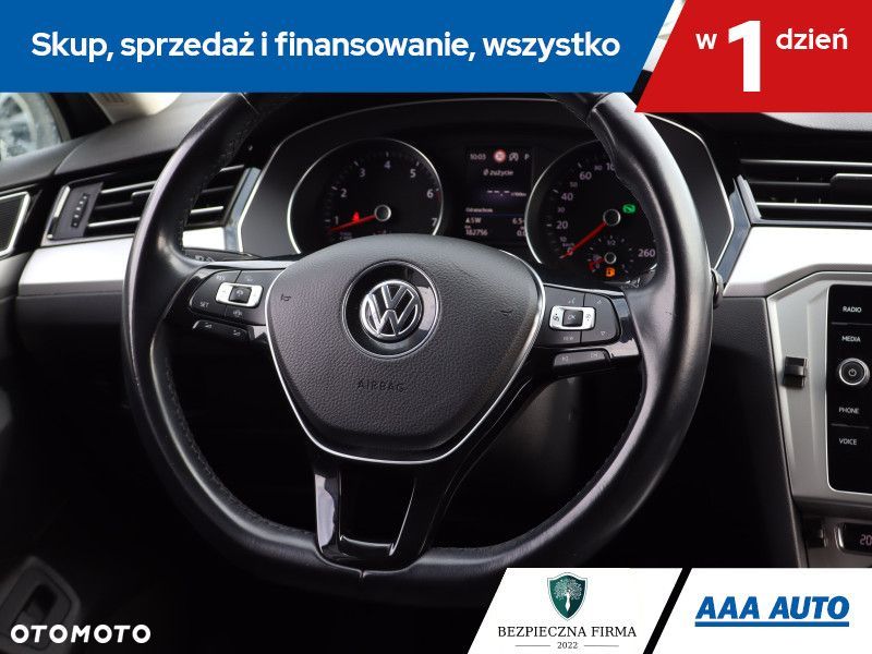 Volkswagen Passat - 18