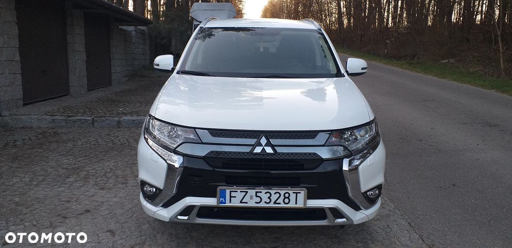 Mitsubishi Outlander - 18