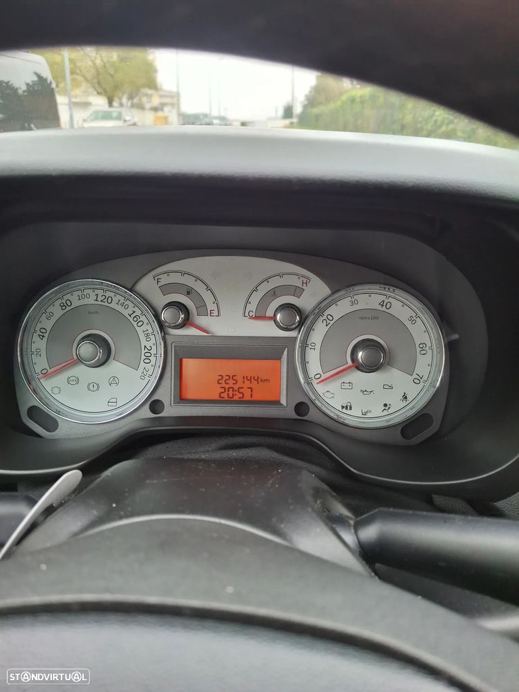 Fiat Linea 1.3 M-Jet Emotion - 13