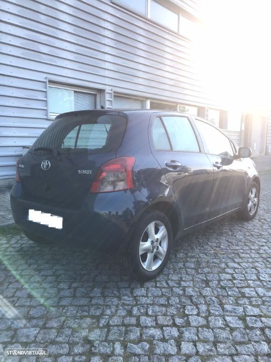 Toyota Yaris 1.4 D-4D 5P 2007 - Para Peças - 9
