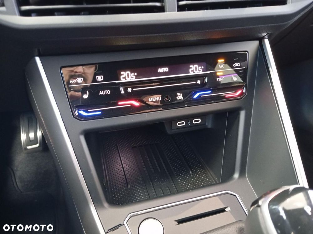 Volkswagen Polo 1.0 TSI Edition 50 DSG - 24