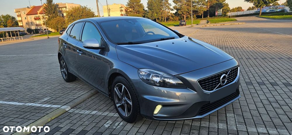 Volvo V40 2016 photo 2