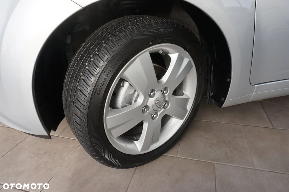 Kia Venga 1.4 Business Line - 38