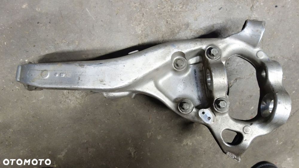 ZWROTNICA LEWY PRZÓD MERCEDES W205 / 6,3 AMG - 3