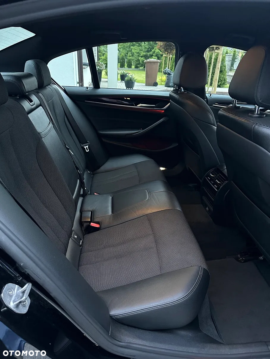 BMW Seria 5 520d Sport Line - 34