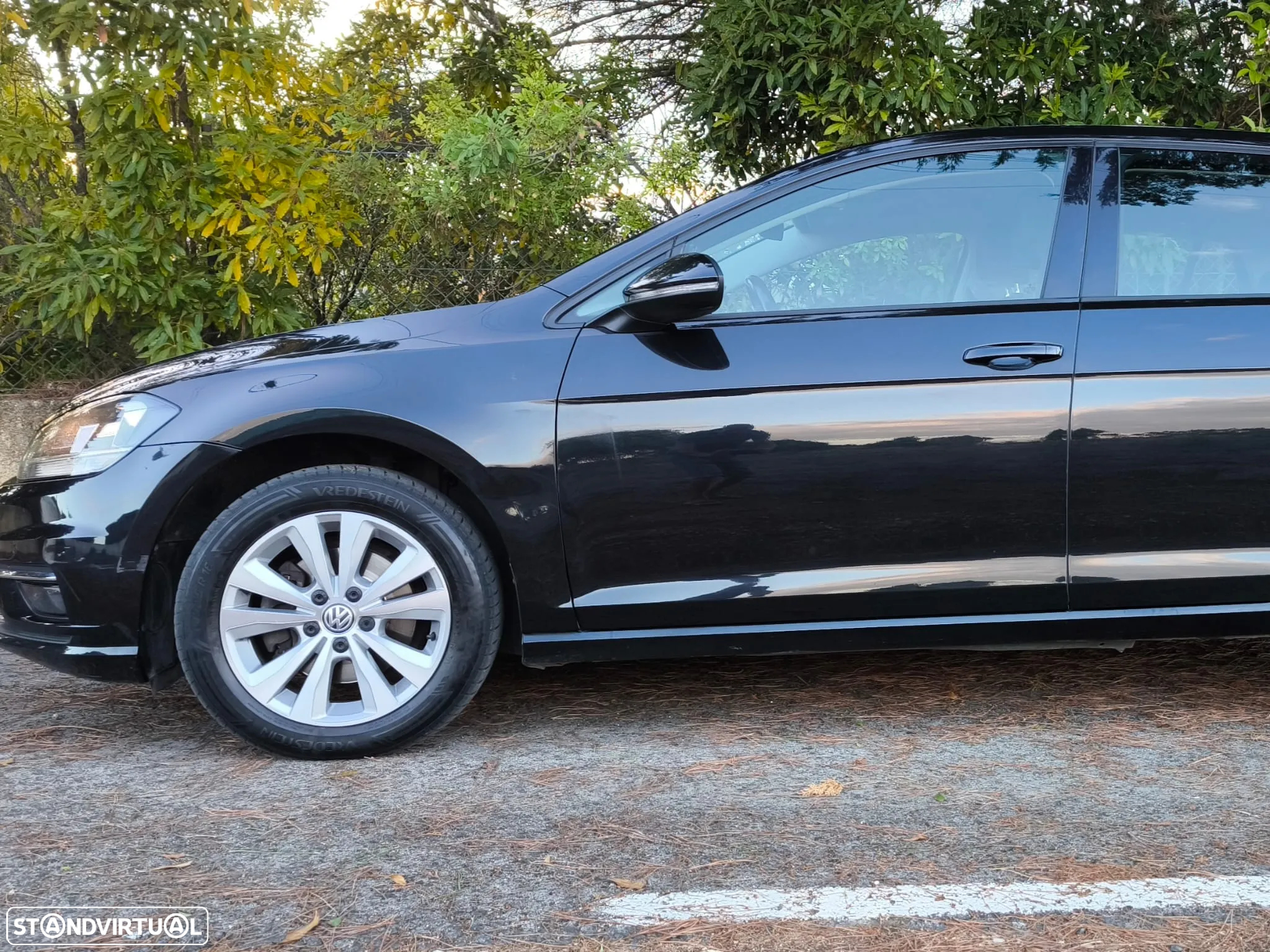 VW Golf 1.6 TDI Confortline - 13