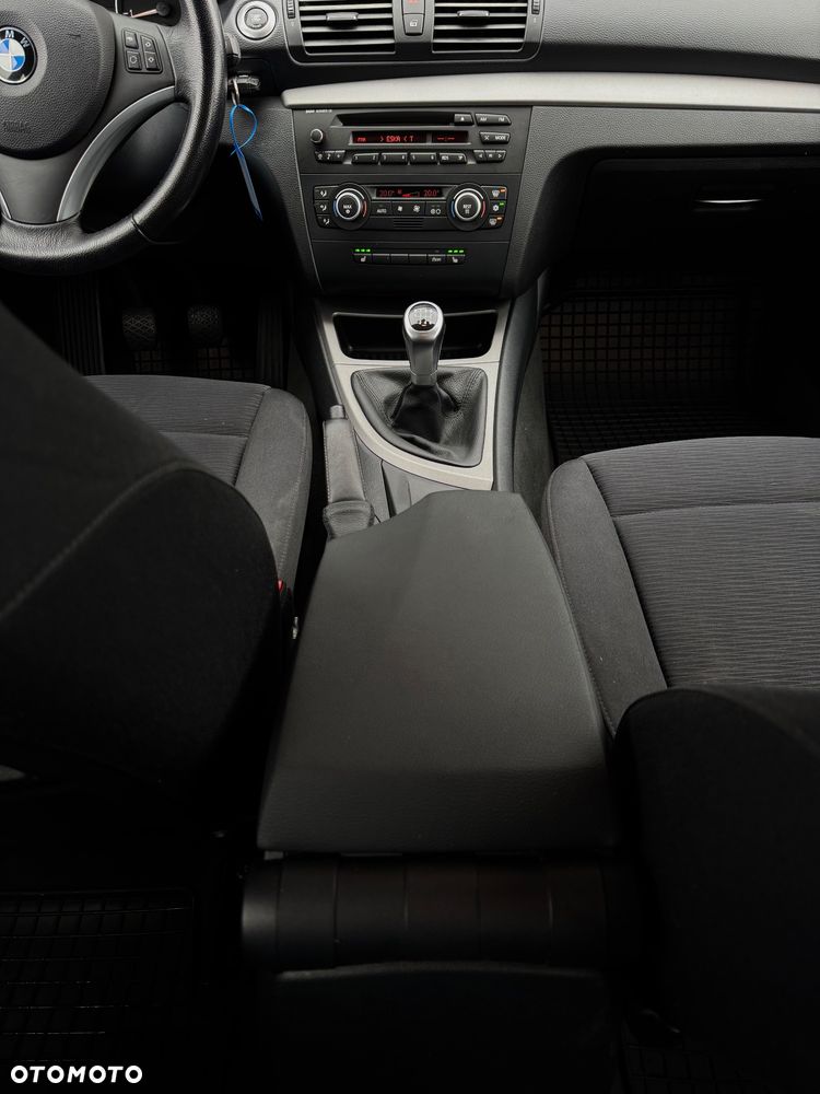 BMW Seria 1 116i - 15
