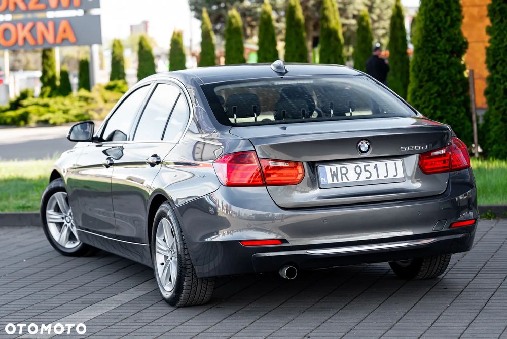 BMW Seria 3 320d Efficient Dynamic Edition - 17