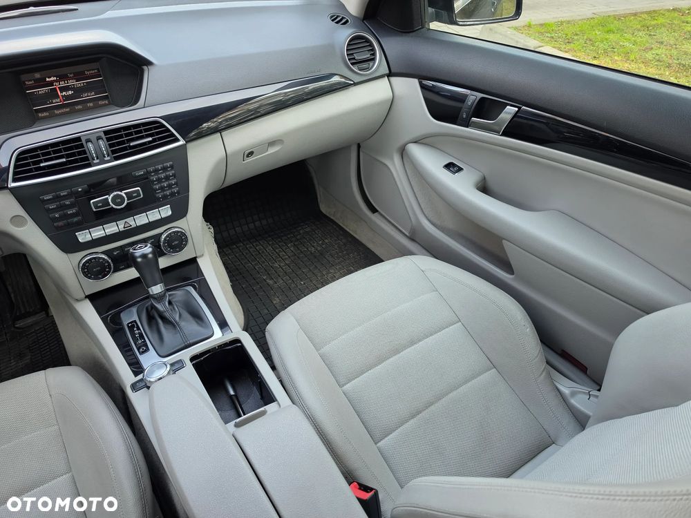 Mercedes-Benz Klasa C 180 (BlueEFFICIENCY) 7G-TRONIC - 23