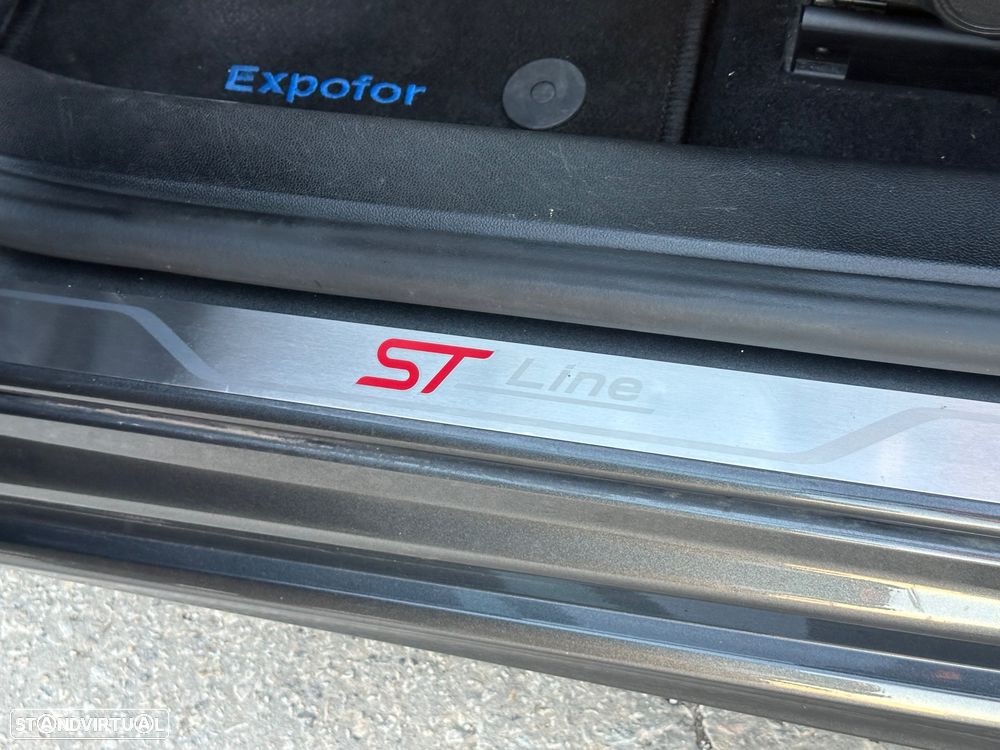 Ford Focus 1.0 EcoBoost MHEV ST-Line - 26