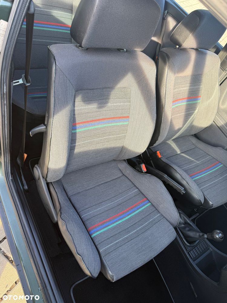 Volkswagen Golf - 11