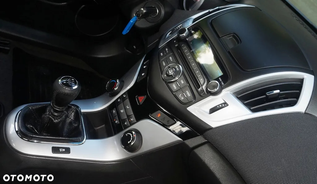 Chevrolet Cruze - 36