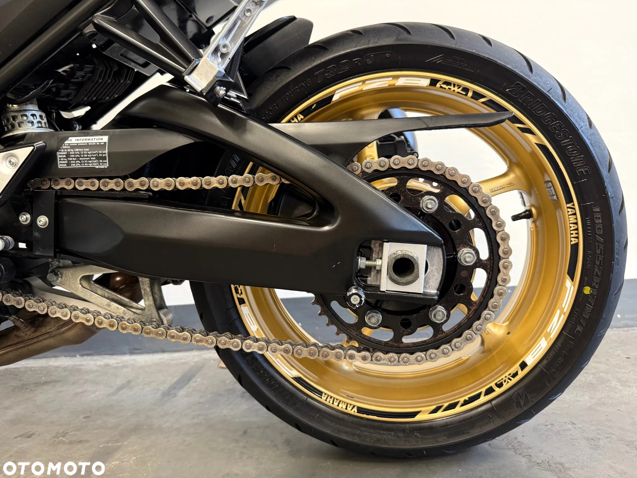 Yamaha FZ8 - 8