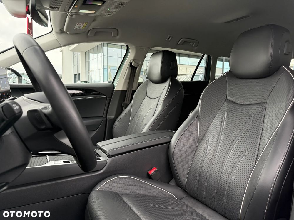 Volkswagen Passat Variant 2.0 TDI SCR DSG Elegance - 21