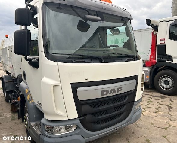 DAF LF Zamiatarka miejska uliczna dwustronna SCARAB 5,5 m3 Euro 6
