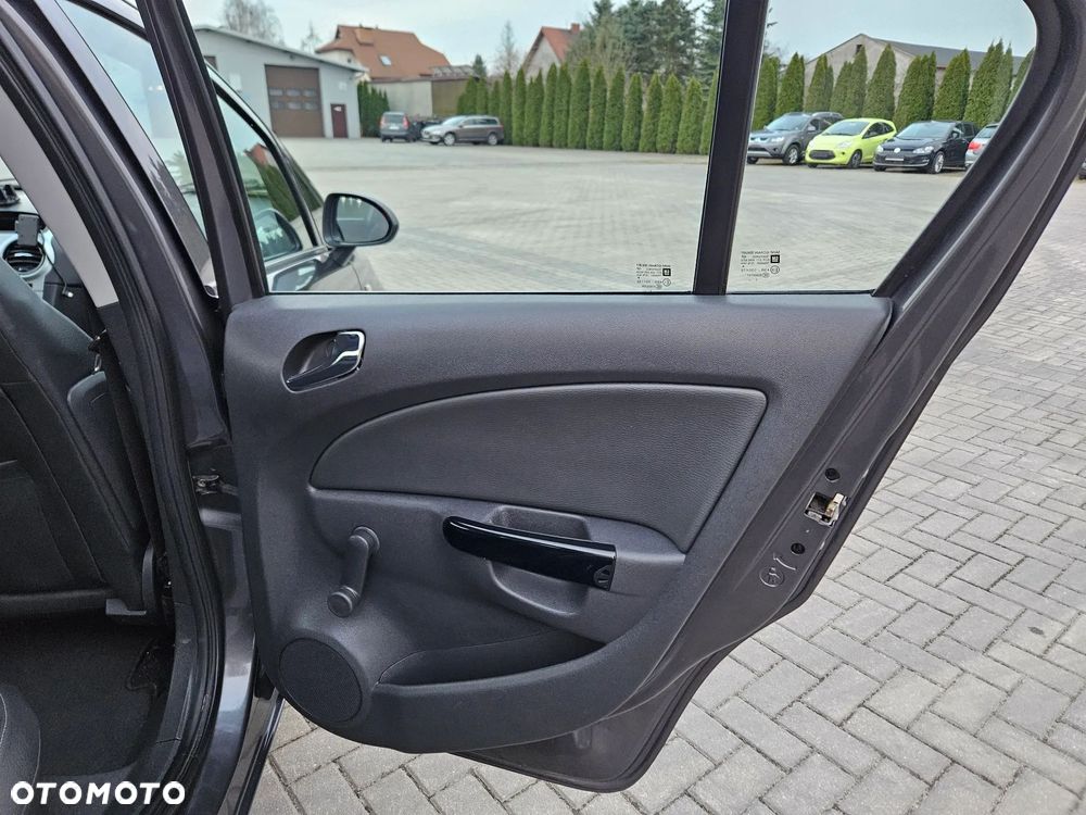 Opel Corsa 1.4 16V Cosmo - 27