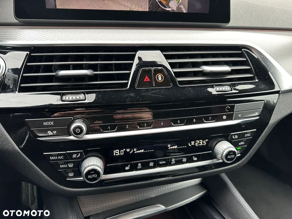 BMW Seria 5 520d xDrive M Sport sport - 14