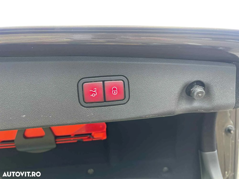 Mercedes-Benz E 350 BlueTEC 4MATIC Aut. - 11