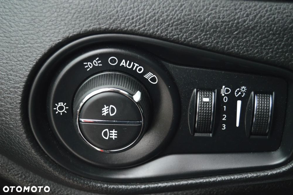 Jeep Renegade 1.4 MultiAir Limited - 16