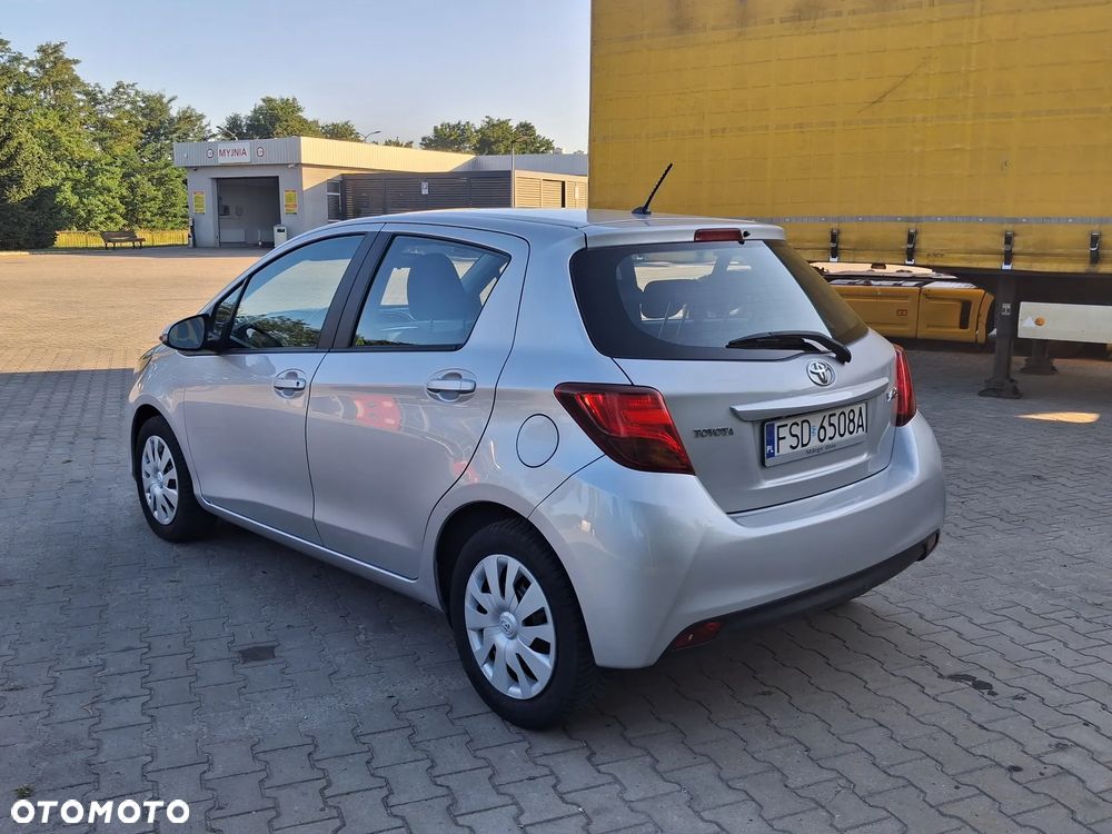 Toyota Yaris 1.0 Premium - 35