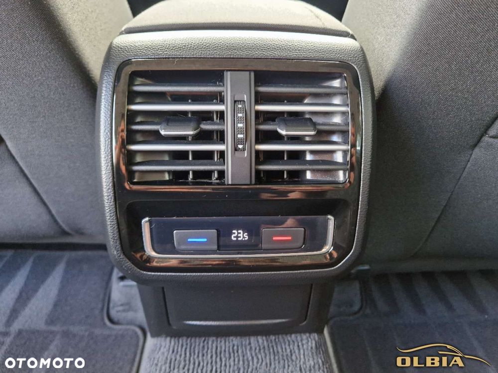 Volkswagen Passat - 20
