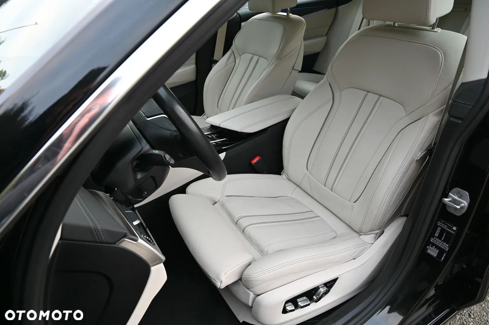 BMW 6GT 630i Luxury Line - 24