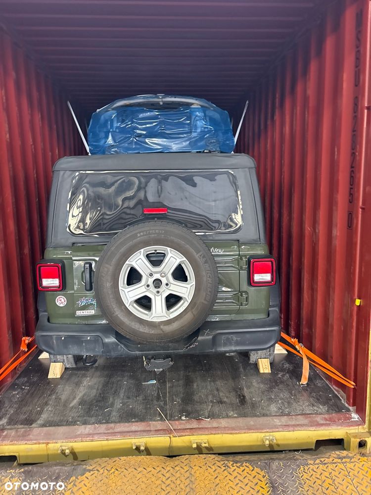 Jeep Wrangler - 11