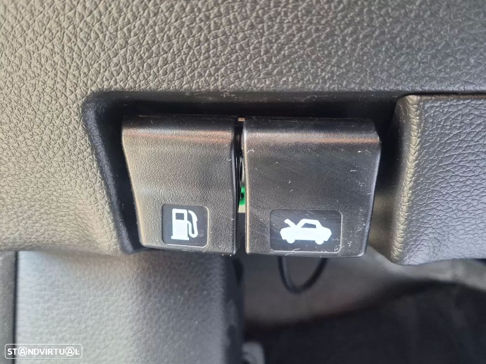 Nissan Qashqai 1.3 DIG-T N-Connecta LED+SKY - 30