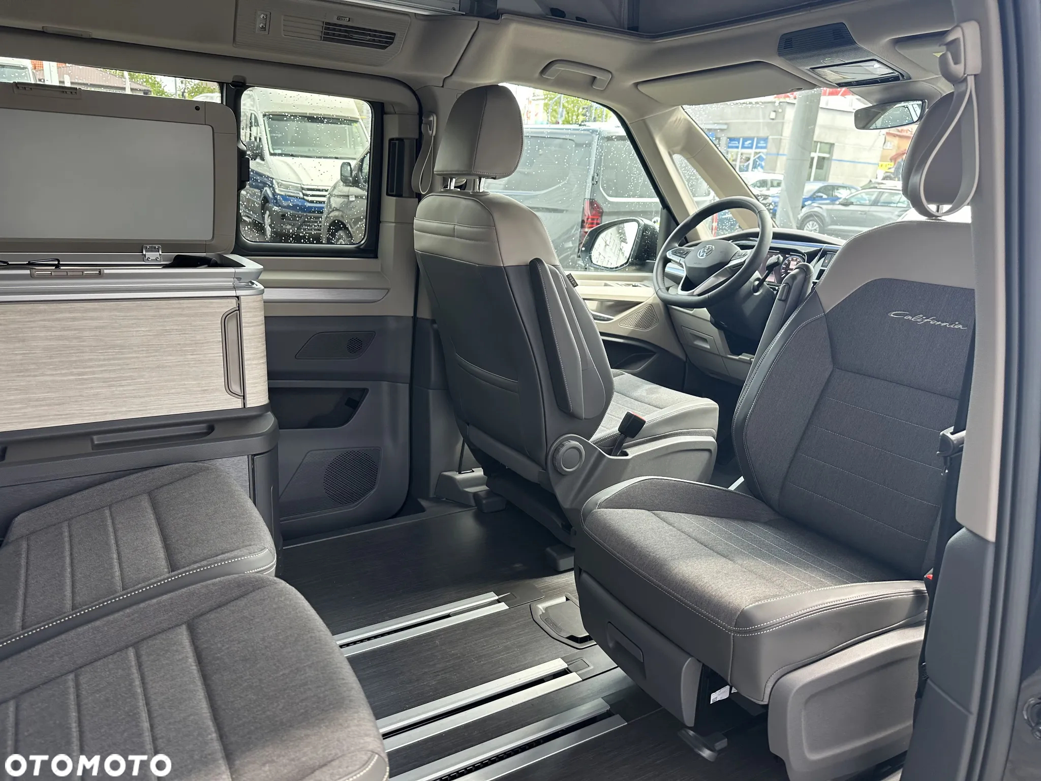 Volkswagen California - 12