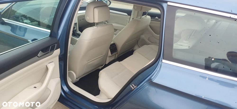 Volkswagen Passat - 13