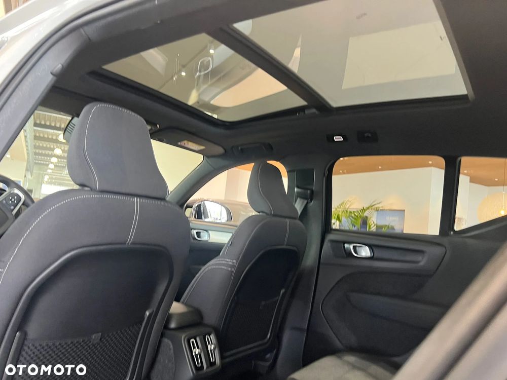 Volvo XC 40 B4 B AWD DKG Ultimate Dark - 30