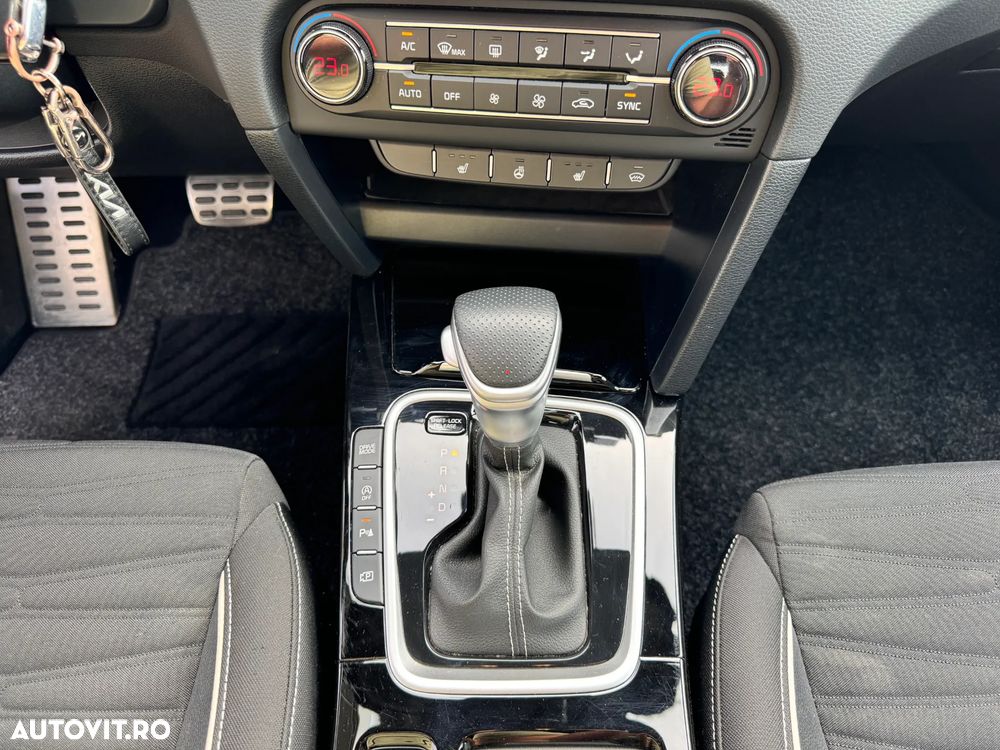 Kia Ceed 1.5 T-GDI 7DCT MHEV GT Line - 17