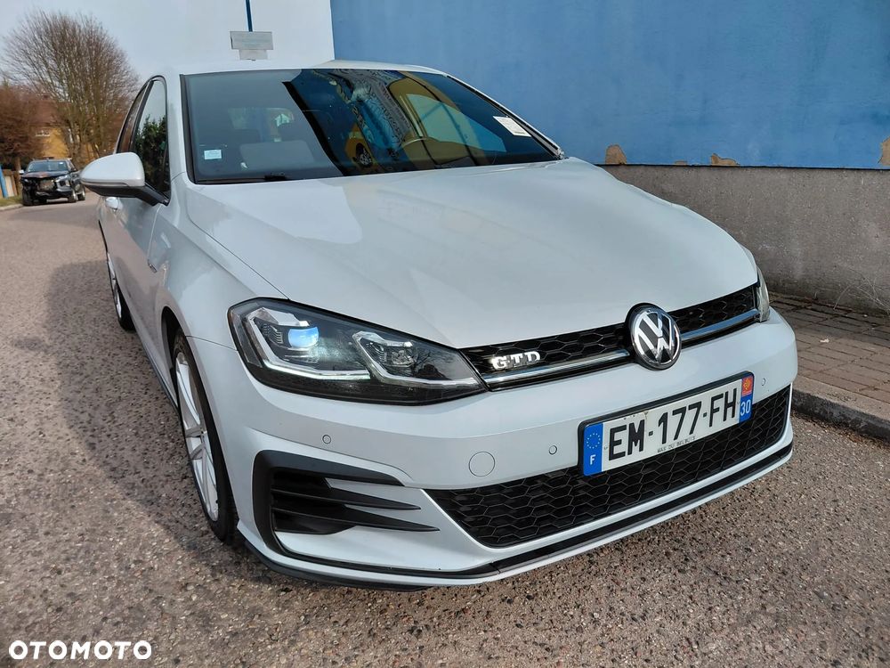 Volkswagen Golf - 4